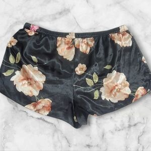 * Gillgan & Omalley size Large Floral Satin Pajama Shorts